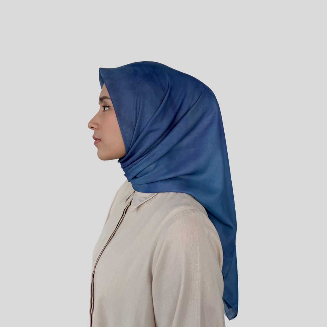 Batik Desenli Kare Tesettür Eşarp