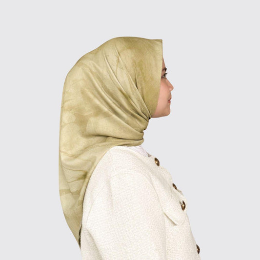 Batik Desenli Kare Tesettür Eşarp