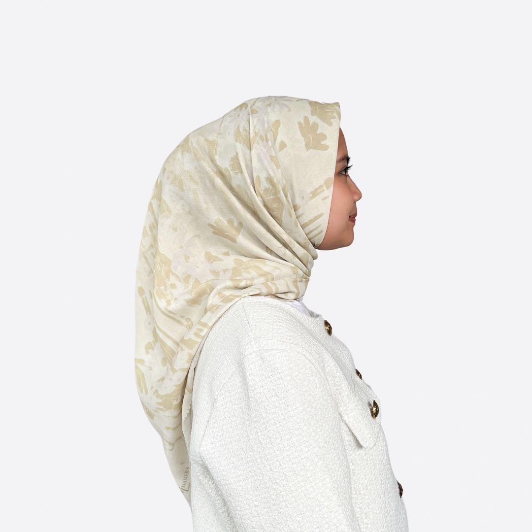 Batik Desenli Kare Tesettür Eşarp