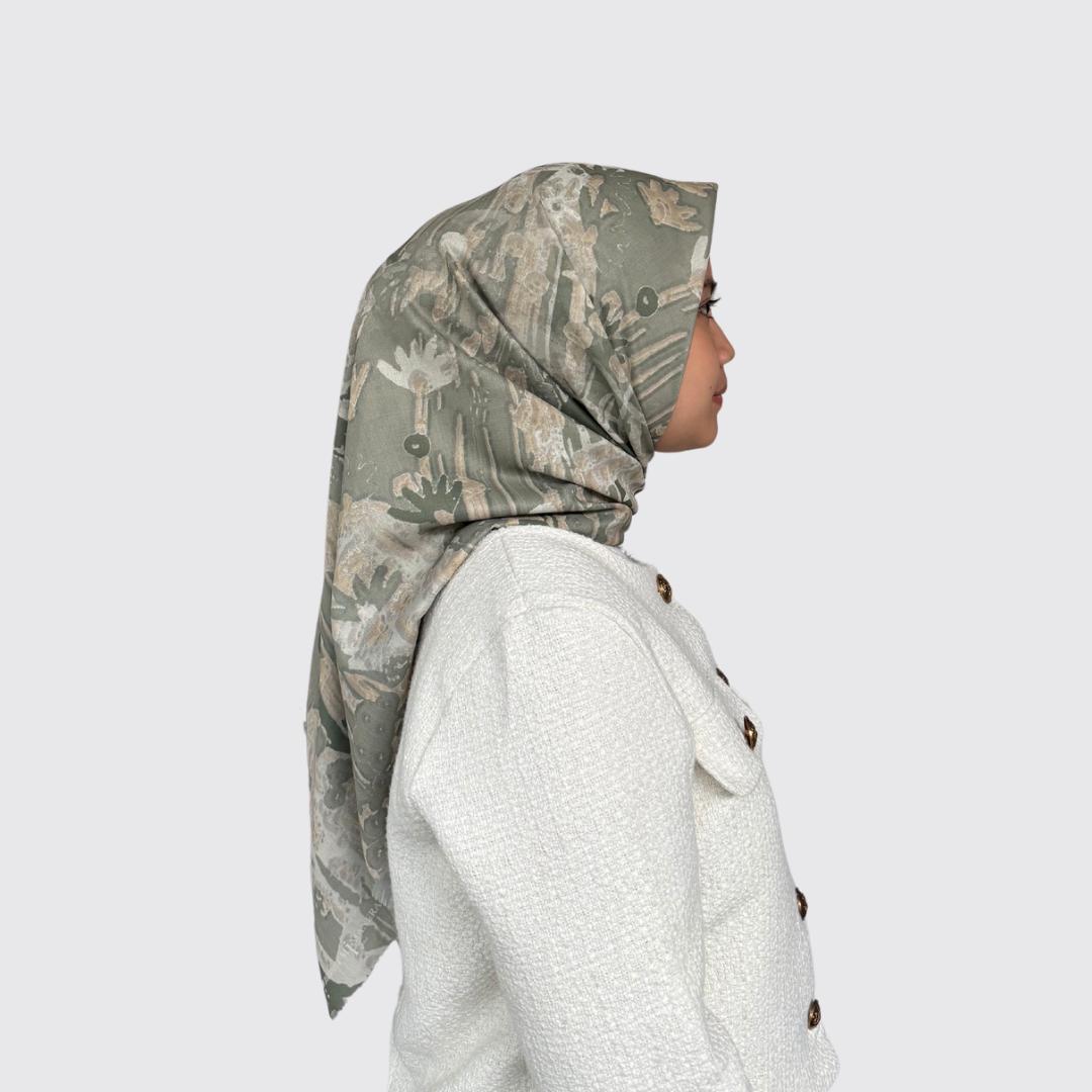 Batik Desenli Kare Tesettür Eşarp