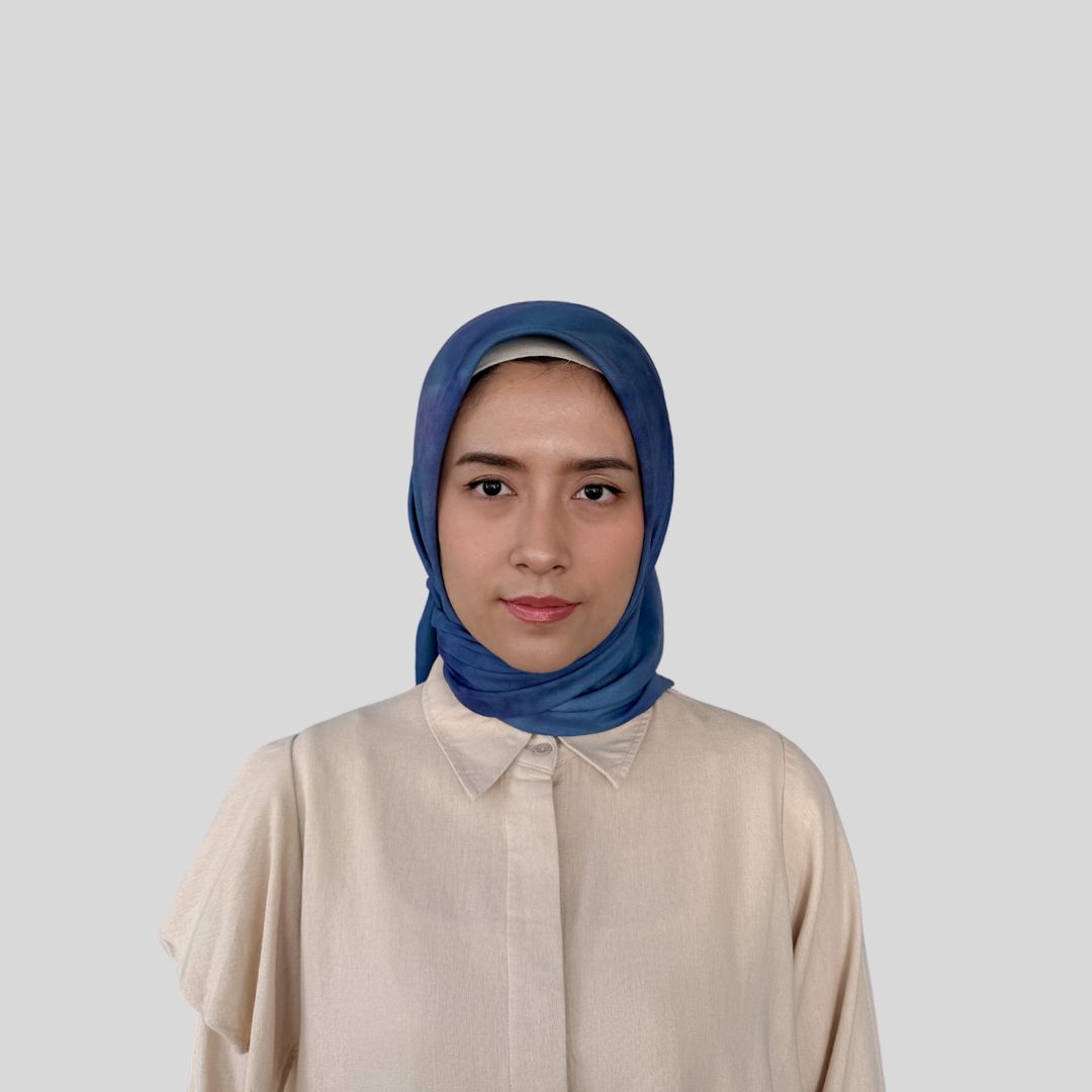 Batik Desenli Kare Tesettür Eşarp