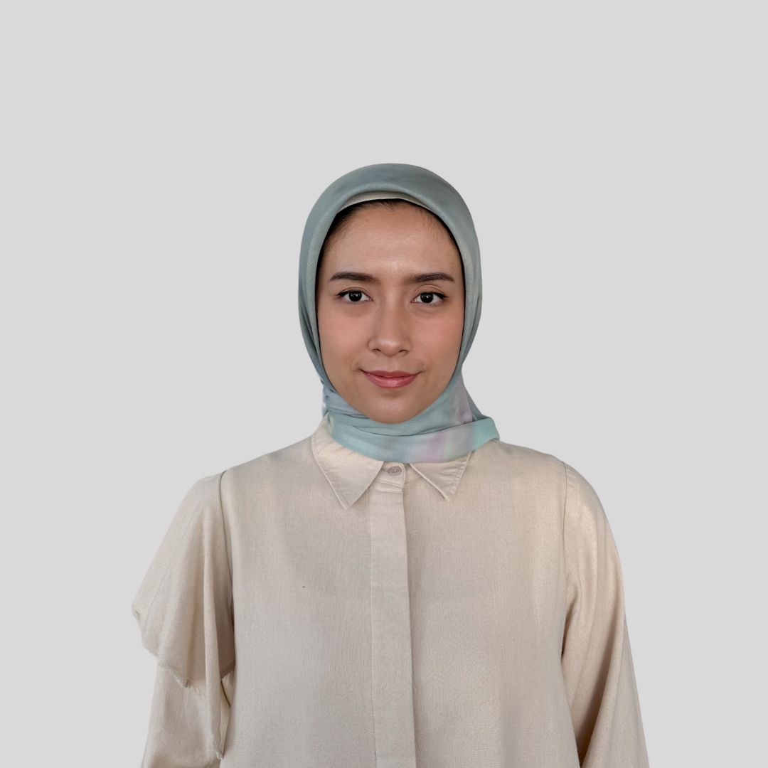 Batik Desenli Kare Tesettür Eşarp